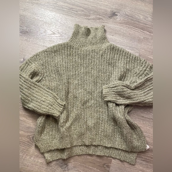 Zara Sage Green Turtleneck Sweater - Picture 1 of 8